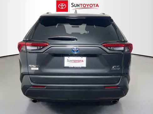 Used 2024 Toyota RAV4 XLE AWD/4WD image 5