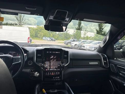 Used 2022 RAM 1500 Laramie AWD/4WD image 19