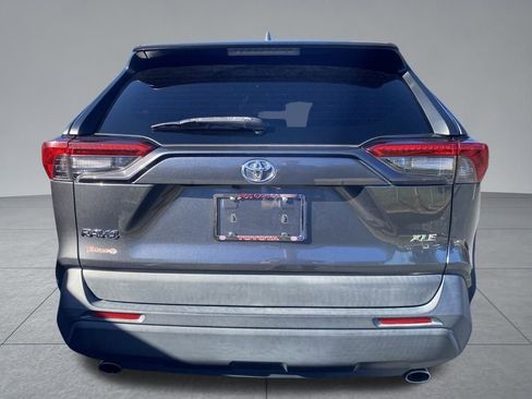 Used 2021 Toyota RAV4 XLE image 12