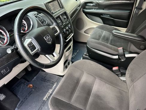 Used 2017 Dodge Grand Caravan SE w/ Power Window Group image 11