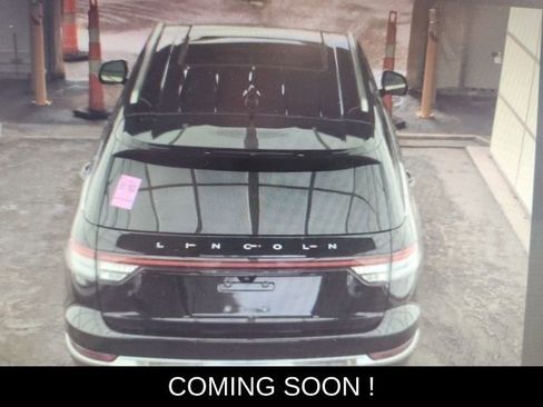 Used 2025 Lincoln Aviator AWD w/ Equipment Group 101A image 14