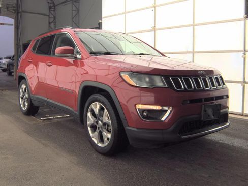 Used 2019 Jeep Compass Limited FWD image 2