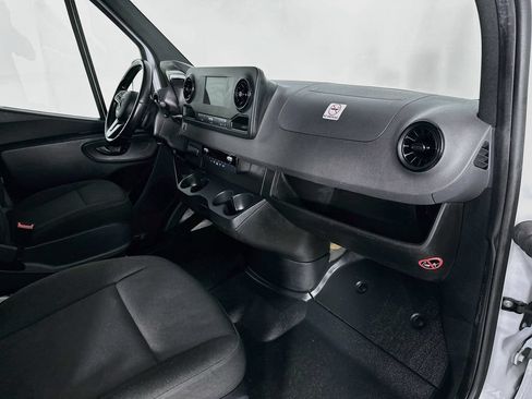 Used 2022 Mercedes-Benz Sprinter 1500 image 29