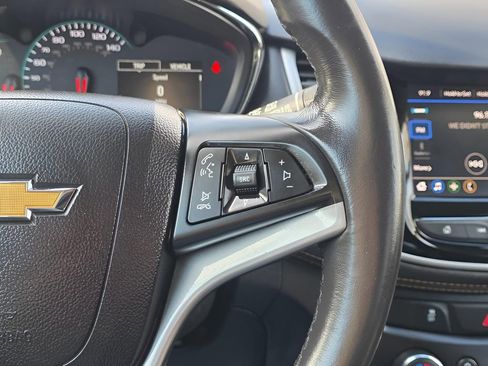 Used 2022 Chevrolet Trax LT w/ LT Convenience Package image 20