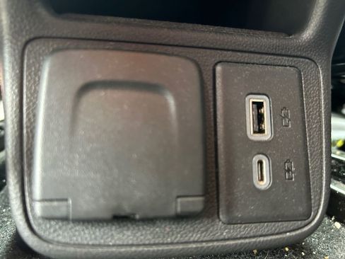 Used 2022 Chevrolet TrailBlazer LT w/ Convenience Package image 18