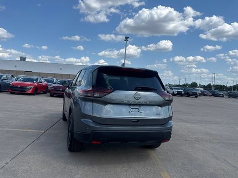Certified 2025 Nissan Rogue SV AWD/4WD image 16