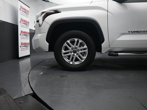 Used 2023 Toyota Tundra SR5 w/ SR5 Convenience Package AWD/4WD image 15