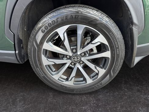 Used 2022 Toyota Corolla Cross XLE w/ Convenience Package FWD image 14