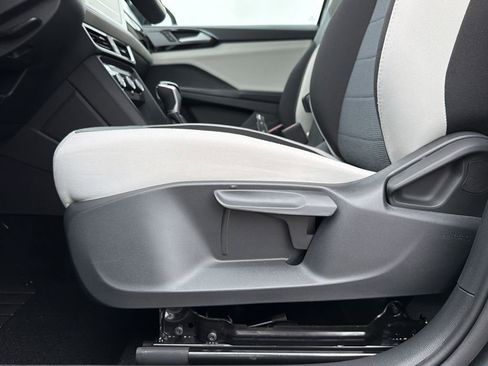 New 2026 Volkswagen Taos S FWD image 21
