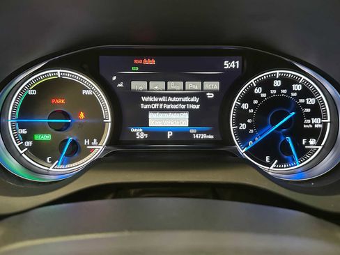 Certified 2024 Toyota Venza XLE AWD/4WD image 12