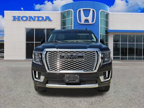 Used 2021 GMC Yukon XL Denali w/ Denali Premium Package AWD/4WD image 5