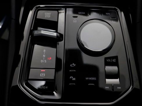 New 2026 BMW 550e xDrive w/ Premium Package image 12