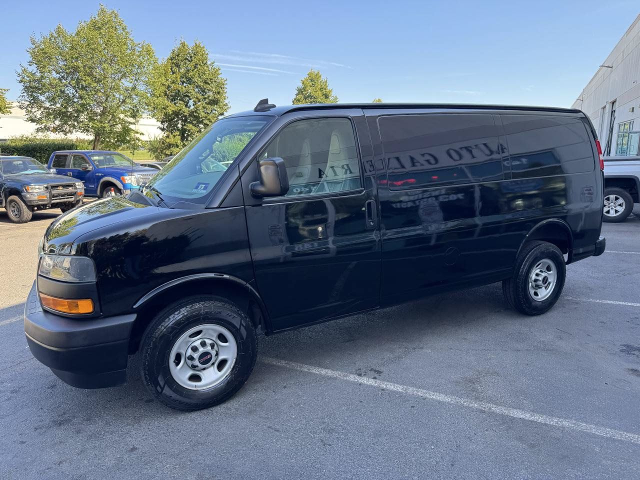 Used 2020 GMC Savana 2500 RWD image 25