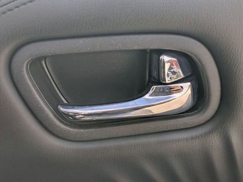 Used 2023 Nissan Armada SV image 34