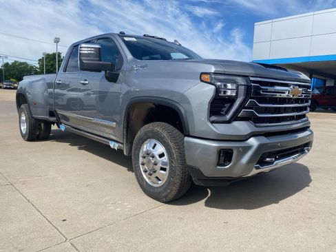 New 2026 Chevrolet Silverado 3500 High Country w/ Technology Package image 2