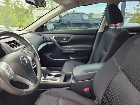 Used 2017 Nissan Altima 2.5 SV FWD image 19
