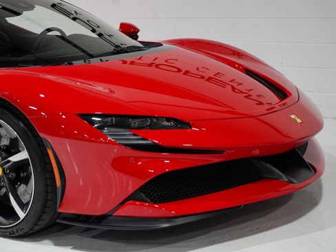 Used 2022 Ferrari SF90 Stradale AWD/4WD image 23