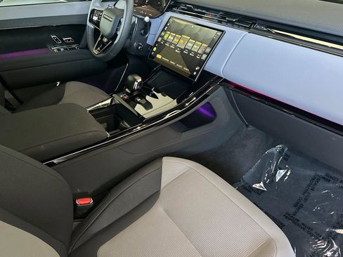 Used 2025 Land Rover Range Rover Sport SV Edition Two image 15