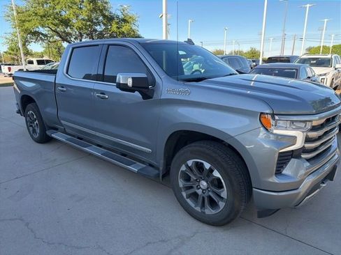 Certified 2025 Chevrolet Silverado 1500 High Country w/ Technology Package AWD/4WD image 2
