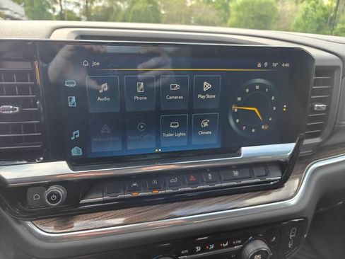 Used 2025 Chevrolet Silverado 1500 LT AWD/4WD image 16