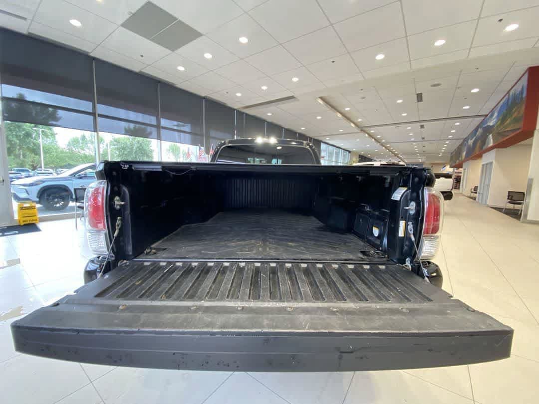 Used 2022 Toyota Tacoma TRD Off-Road w/ TRD Premium Off Road Package AWD/4WD image 26