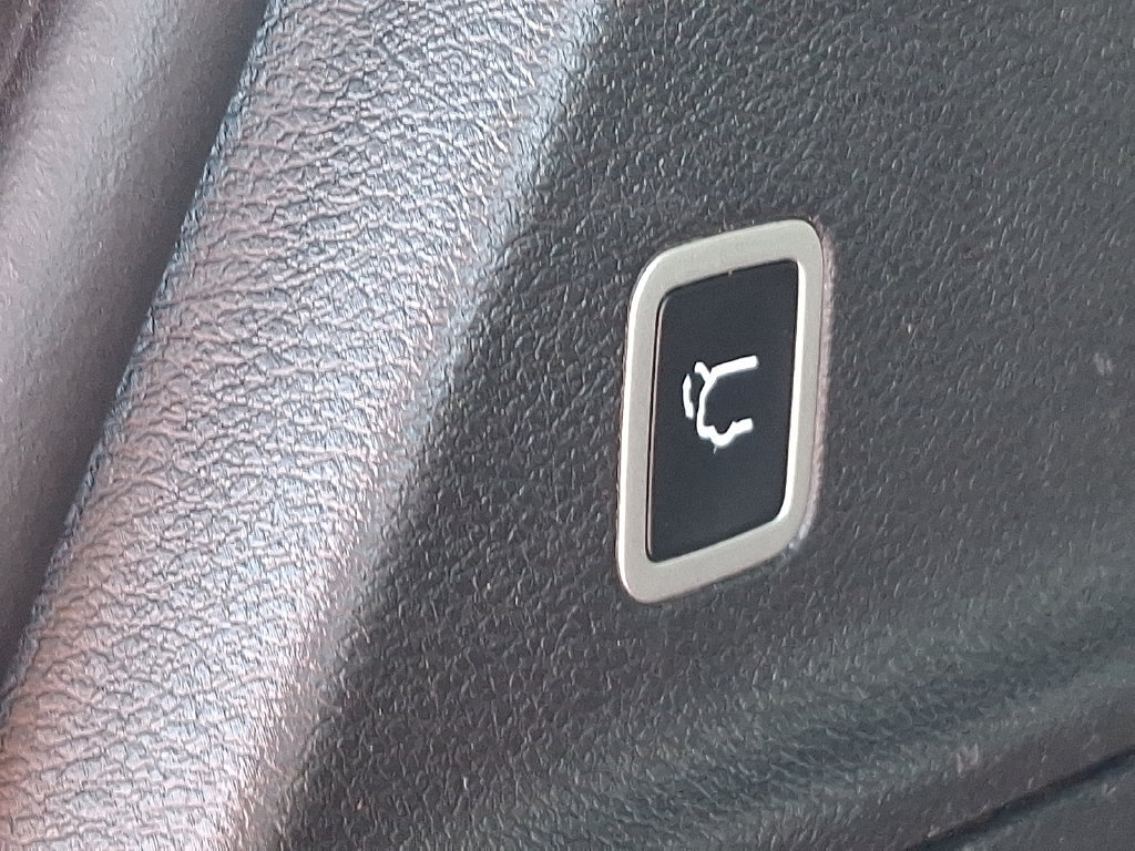 Used 2025 Chrysler Pacifica Limited FWD image 34