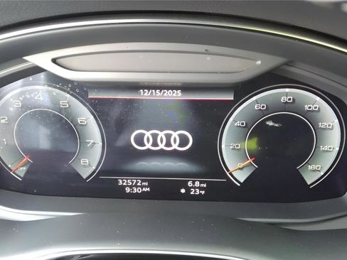 Used 2023 Audi Q8 Premium Plus image 13