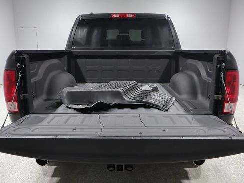 Used 2019 RAM 1500 Express w/ Express Value Package AWD/4WD image 4