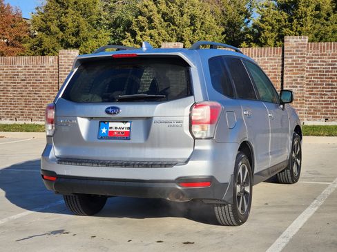Used 2017 Subaru Forester 2.5i Premium w/ All-Weather Package image 6