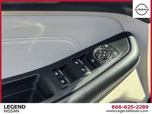 Used 2024 Ford Edge Titanium image 15