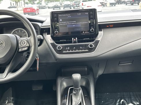 Used 2022 Toyota Corolla LE FWD image 30