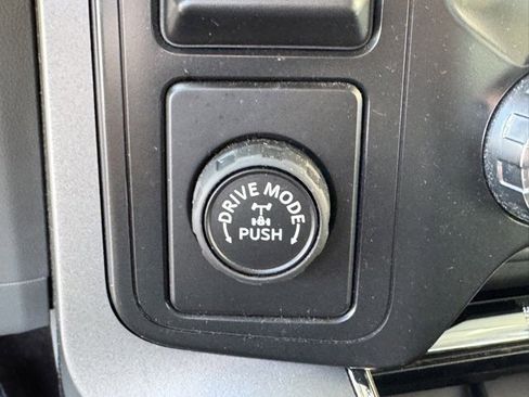 Used 2022 Ford F150 Lariat w/ Equipment Group 501A Mid image 22