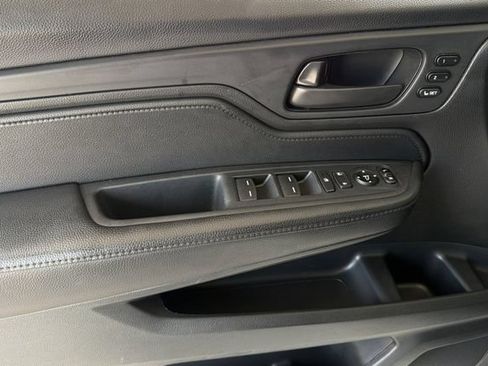 Certified 2024 Honda Odyssey Sport image 12