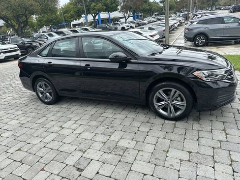 Used 2024 Volkswagen Jetta SE FWD image 15