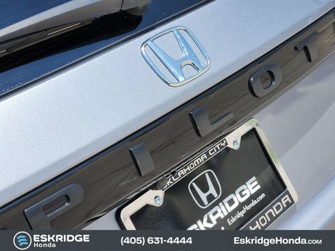 Used 2025 Honda Pilot Elite image 11