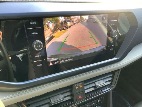 Used 2024 Volkswagen Taos SE image 26