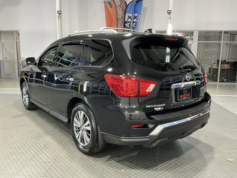 Used 2020 Nissan Pathfinder SV image 38