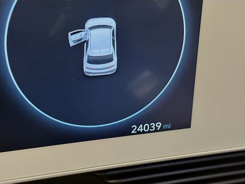 Used 2024 Hyundai Ioniq 5 Limited AWD/4WD image 19