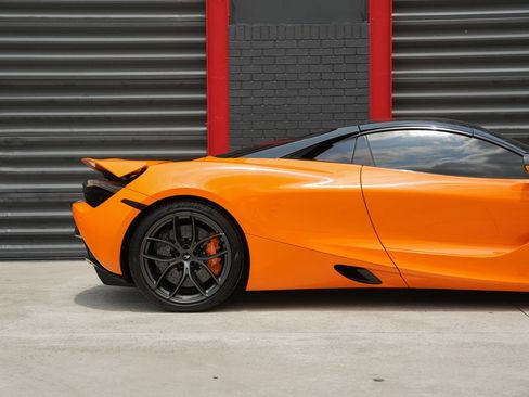 Used 2022 McLaren 720S Performance RWD image 19