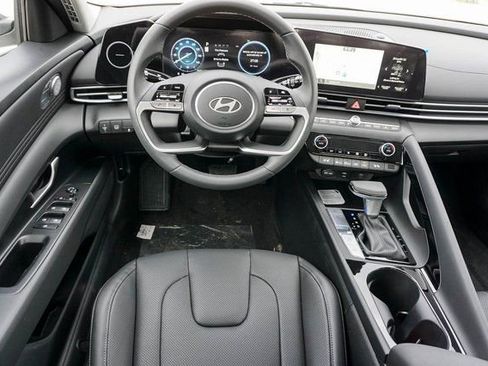 New 2026 Hyundai Elantra Limited FWD image 17