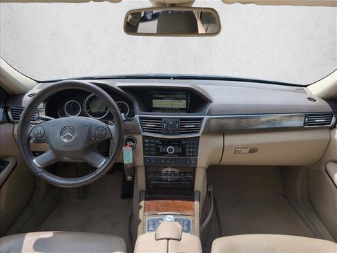 Used 2010 Mercedes-Benz E 550 Sedan image 20