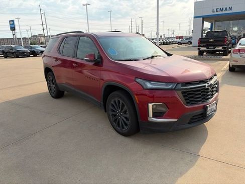 Used 2023 Chevrolet Traverse RS w/ LPO, Floor Liner Package FWD image 2