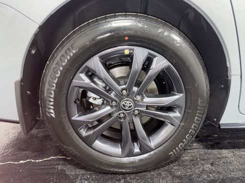 New 2026 Toyota Sienna XSE image 8