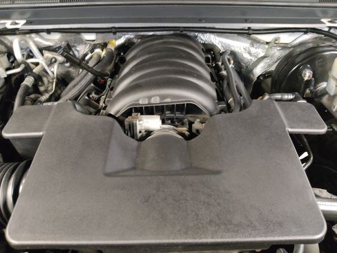 Used 2018 Chevrolet Tahoe LT image 30