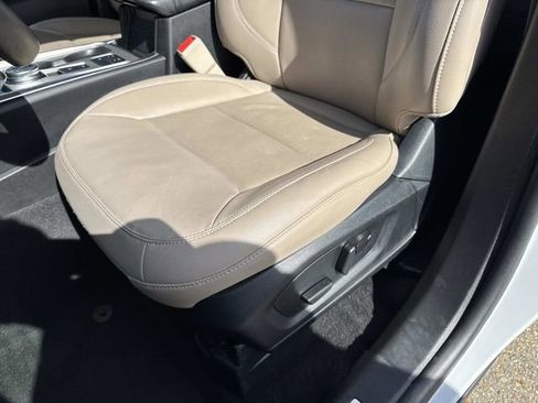 Used 2023 Ford Explorer Limited image 20