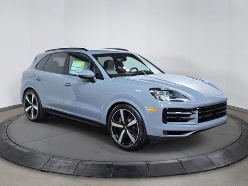 New 2026 Porsche Cayenne image 9