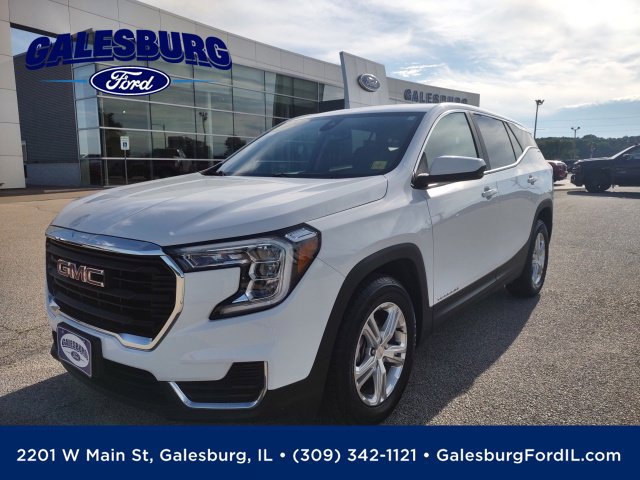 Used 2024 GMC Terrain SLE FWD image 1