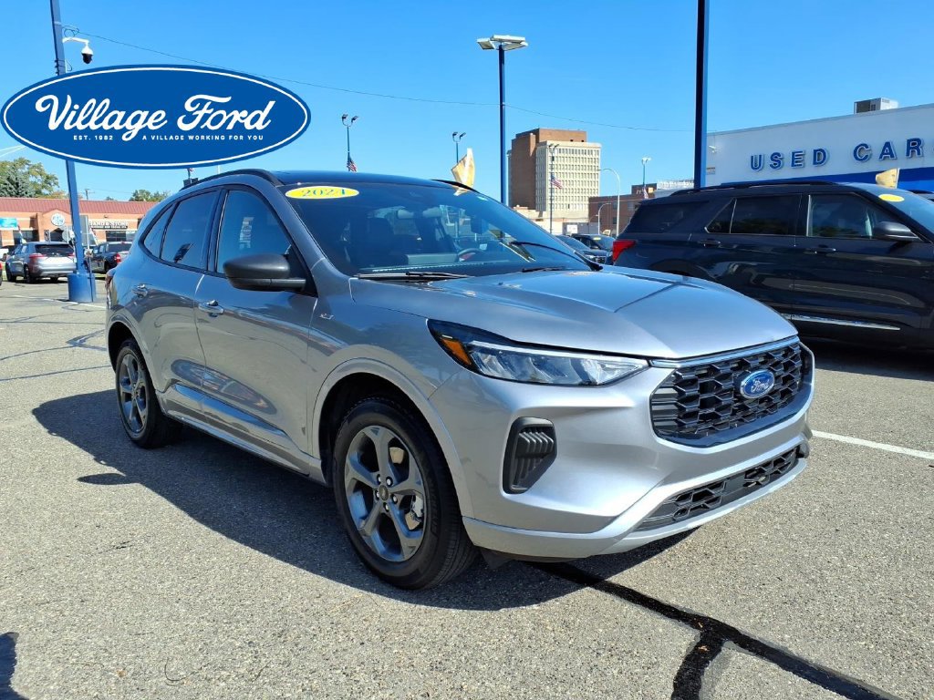Certified 2024 Ford Escape ST-Line w/ Tech Pack #1 AWD/4WD image 4
