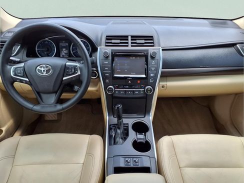Used 2017 Toyota Camry XLE FWD image 12