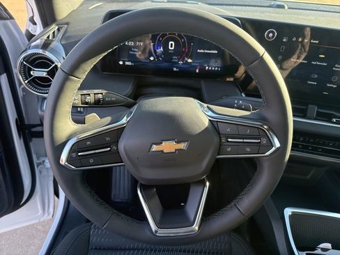 New 2026 Chevrolet Equinox LT image 13